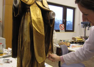 Izdelava novega lesenega kipa Sv. Valburge