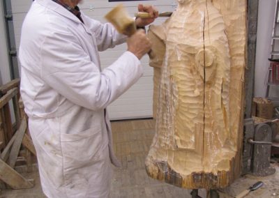 Izdelava novega lesenega kipa Sv. Valburge