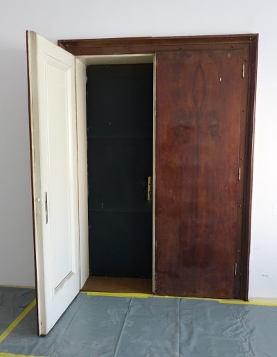 Furnirana vrata pred posegom