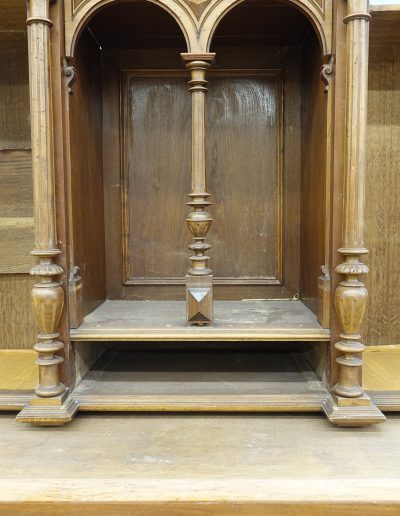 Stanje osrednjega dela omare pred posegom