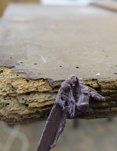 Dopodlnjevanje poškodb z dvokomponentno epoksidno smolo