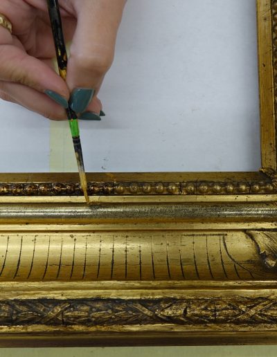 Retuša manjših poškodb na pozlati