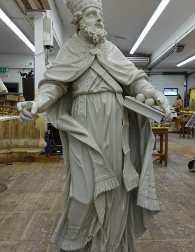 Sv. Nikolaj pred posegom