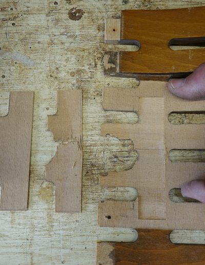 Sanacija hujših poškodb na vezani plošči z dodajanjem novih vstavkov