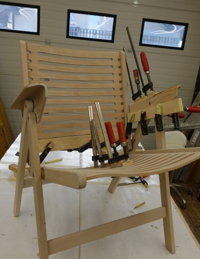 Utrjevanje lepljenih delov z mizarskimi sponam