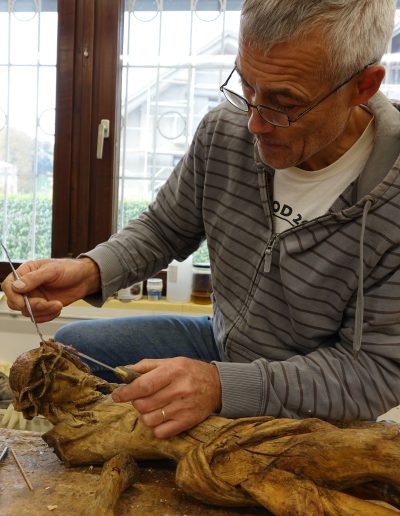 Dodelava poškodb z dvokomponentno epoksidno smolo